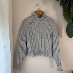 H&M Gray Crop Chunky Cable Knit Wool Blend Turtleneck Sweater